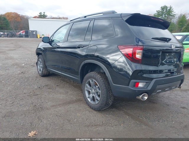 5FNYF8H6XSB011438 Honda Passport Awd Trailsport