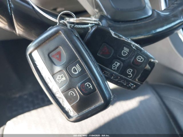 2016 JAGUAR XF SAJBE4BV7GCY02890 Photo 10