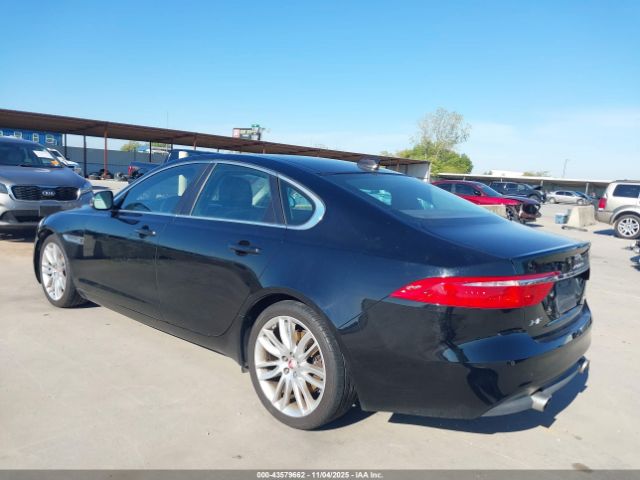 2016 JAGUAR XF SAJBE4BV7GCY02890 Photo 2