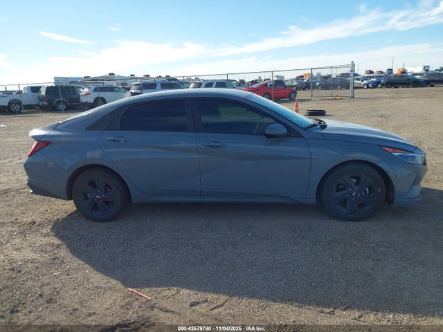 KMHLM4AG1MU065938 Hyundai ELANTRA SEL