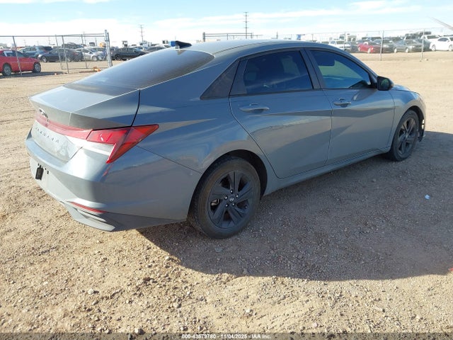 KMHLM4AG1MU065938 Hyundai ELANTRA SEL