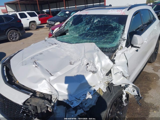 2019 CADILLAC XT4 1GYFZER45KF128781 Photo 5