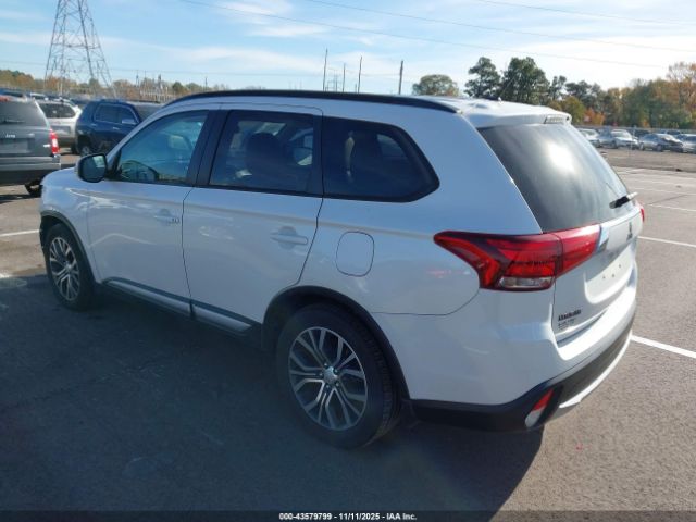 2016 MITSUBISHI OUTLANDER JA4AD3A33GZ061040 Photo 2