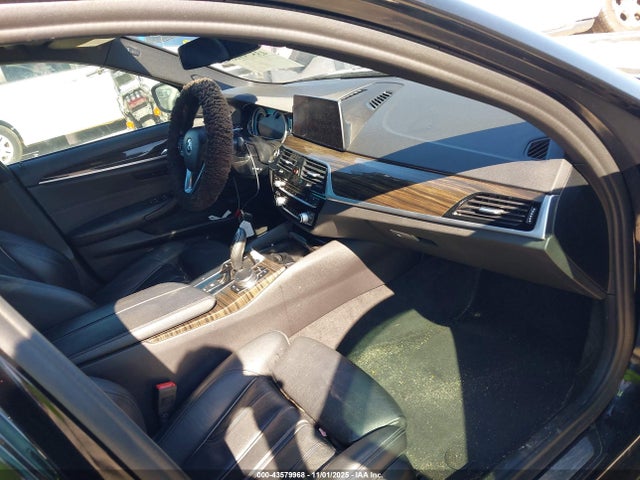 2019 BMW 530I WBAJA7C56KWW16607 Photo 4