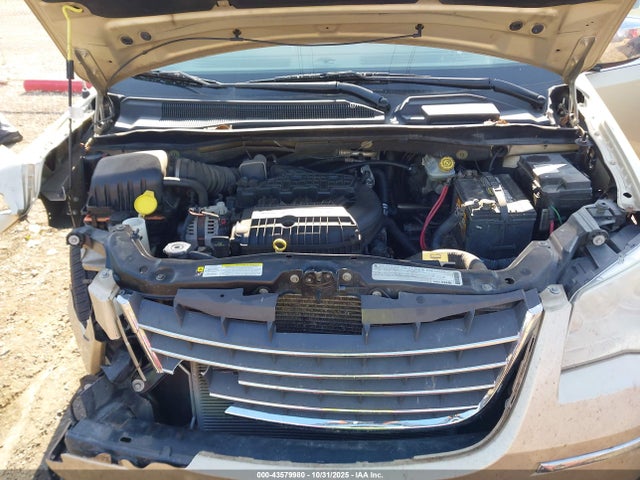 2010 CHRYSLER TOWN & COUNTRY 2A4RR7DX4AR404241 Photo 9