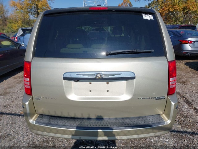 43579980 :رقم المزاد ، 2A4RR7DX4AR404241 vin ، 2010 Chrysler Town & Country New Limited مزاد بيع