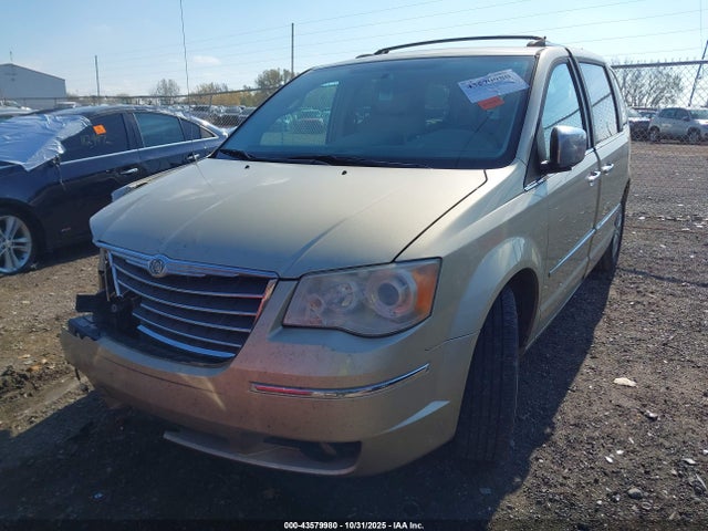 2010 CHRYSLER TOWN & COUNTRY 2A4RR7DX4AR404241 Photo 1