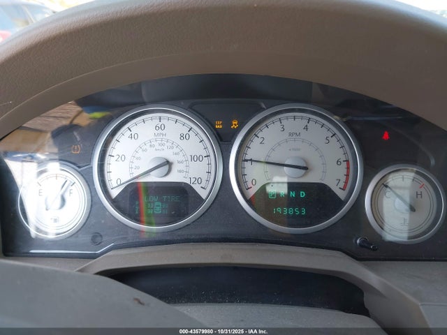2010 CHRYSLER TOWN & COUNTRY 2A4RR7DX4AR404241 Photo 6