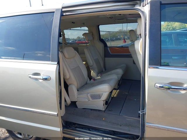 2010 CHRYSLER TOWN & COUNTRY 2A4RR7DX4AR404241 Photo 7
