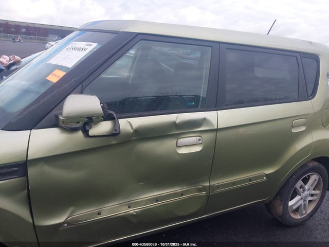 Auction sale of the 2010 Kia Soul +, vin: KNDJT2A22A7057736, lot number: 43580089