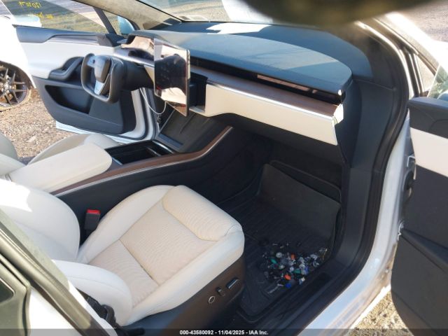 2023 TESLA MODEL X 7SAXCBE5XPF375575 Photo 4