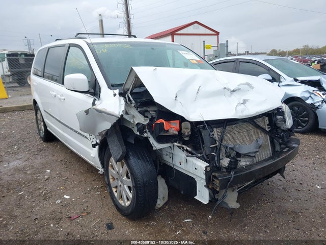 2014 Chrysler Town & Country Touring მანქანა იყიდება აუქციონზე, vin: 2C4RC1BG0ER395194, აუქციონის ნომერი: 43580152