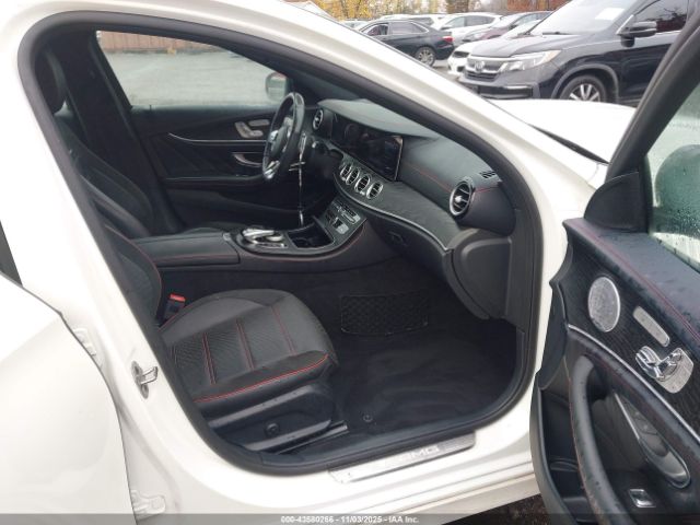 2019 MERCEDES-BENZ AMG E 53 WDDZF6BB0KA579291 Photo 4