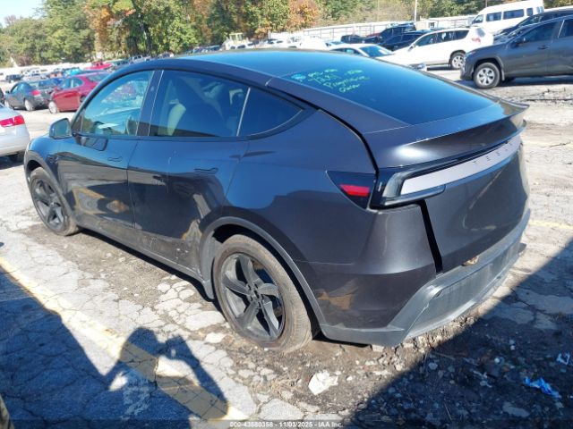 2026 TESLA MODEL Y 7SAYGDEE7TA391681 Photo 2