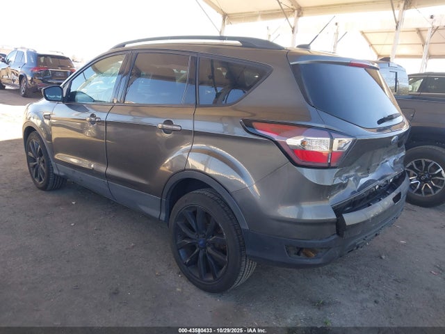 Ford ESCAPE SE 2017 1FMCU0G91HUC11259 Image 3