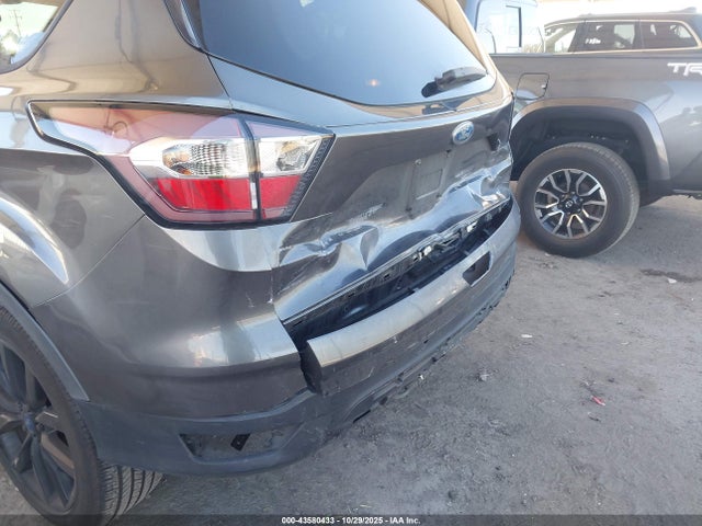 Ford ESCAPE SE 2017 1FMCU0G91HUC11259 Image 6