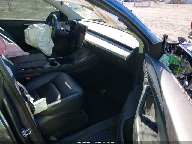 Продаж на аукціоні авто 2023 Tesla Model Y Awd/long Range Dual Motor All-wheel Drive, vin: 7SAYGDEEXPA185809, номер лоту: 43580552
