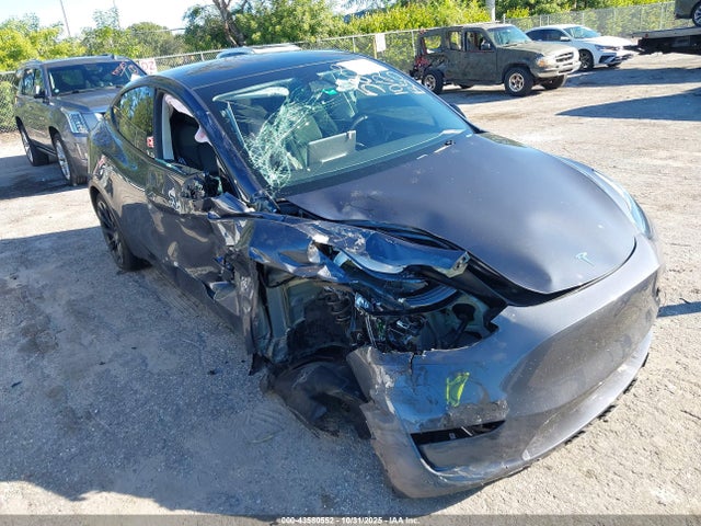 Продаж на аукціоні авто 2023 Tesla Model Y Awd/long Range Dual Motor All-wheel Drive, vin: 7SAYGDEEXPA185809, номер лоту: 43580552
