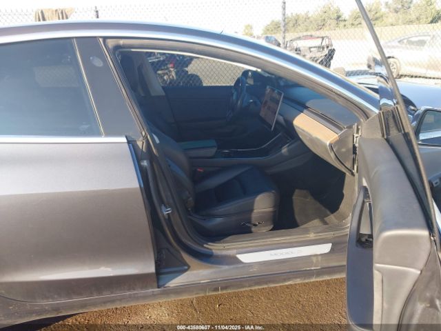 2018 TESLA MODEL 3 5YJ3E1EB4JF181007 Photo 4