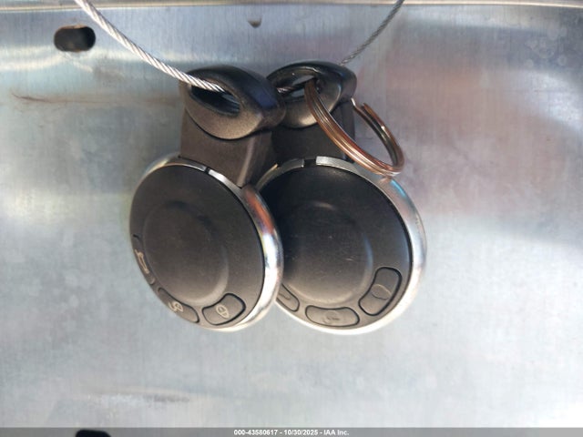 2011 MINI COOPER S WMWSV3C51BTY14837 Photo 10