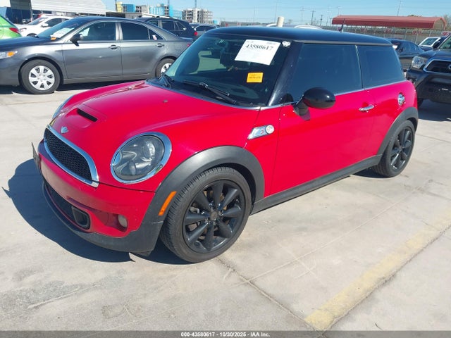 2011 MINI COOPER S WMWSV3C51BTY14837 Photo 1