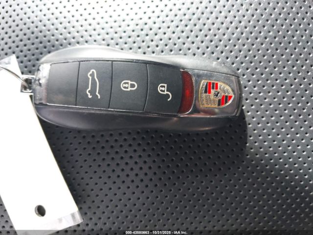 2018 PORSCHE MACAN WP1AB2A56JLB35793 Photo 10