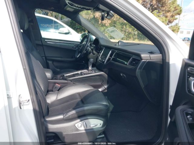 2018 PORSCHE MACAN WP1AB2A56JLB35793 Photo 4
