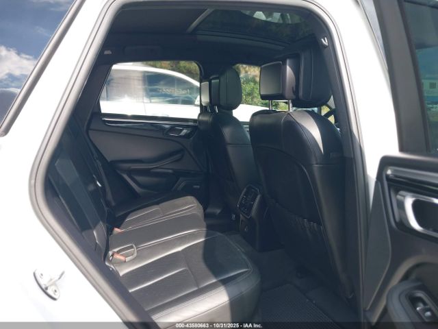 2018 PORSCHE MACAN WP1AB2A56JLB35793 Photo 7