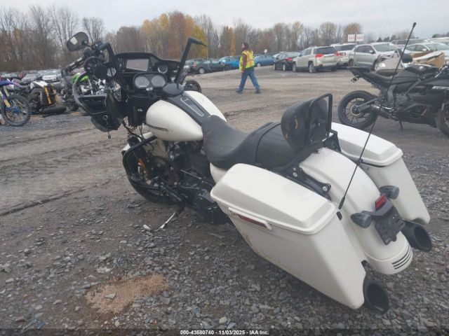 2018 HARLEY-DAVIDSON FLTRXS 1HD1KTC16JB674338 Photo 2