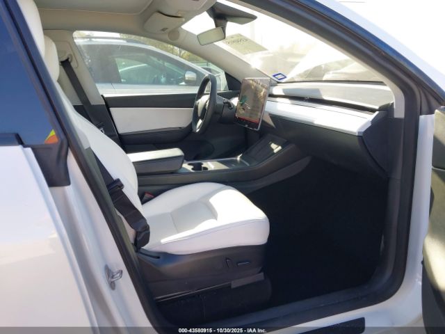 2021 TESLA MODEL Y 5YJYGAEE5MF212702 Photo 4