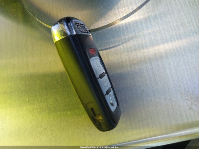 2010 AUDI A5 WAULFAFR1AA033430 Photo 10