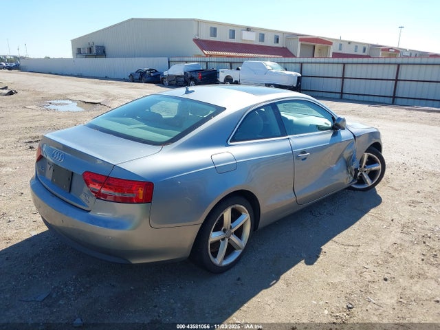 2010 AUDI A5 WAULFAFR1AA033430 Photo 3