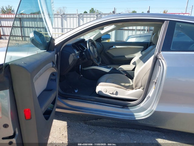 2010 AUDI A5 WAULFAFR1AA033430 Photo 4