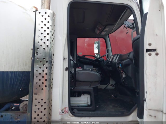 Продажа на аукционе авто 2014 Hino Hino 338, vin: 5PVNV8JP1E4S50221, номер лота: 43581069