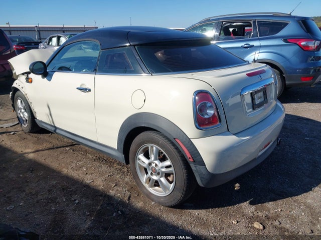 2012 MINI COOPER WMWSX1C54CT164028 Photo 2