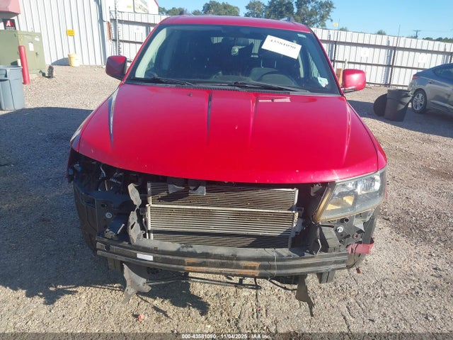 3C4PDCGBXJT381856 Dodge Journey Crossroad