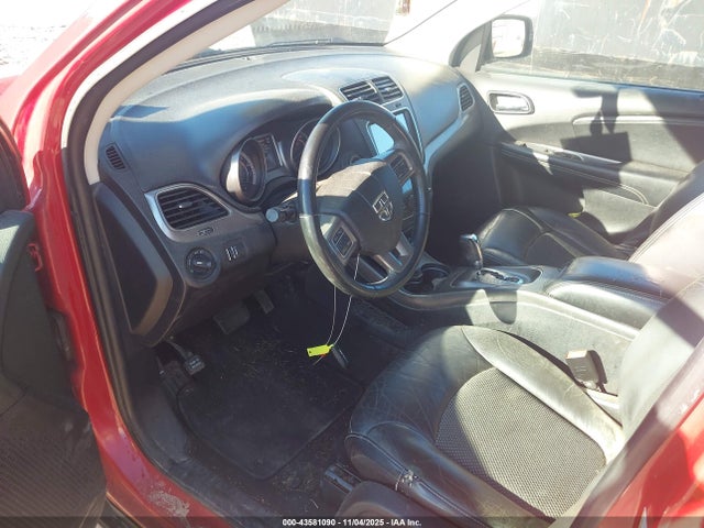 3C4PDCGBXJT381856 Dodge Journey Crossroad