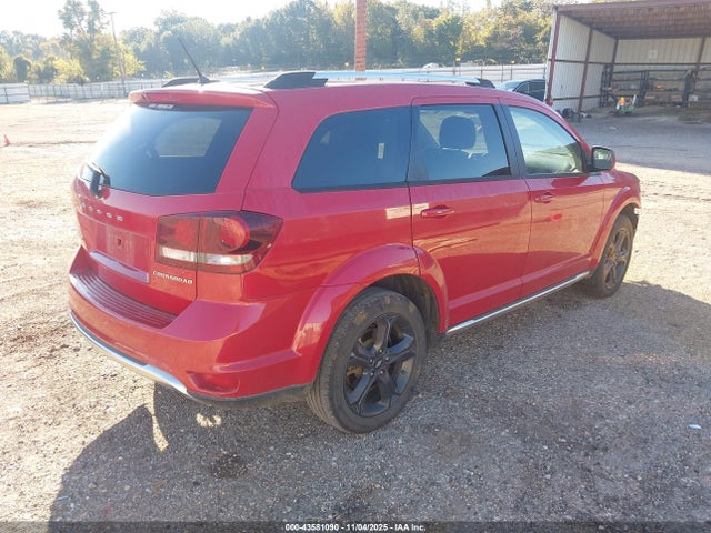 3C4PDCGBXJT381856 Dodge Journey Crossroad