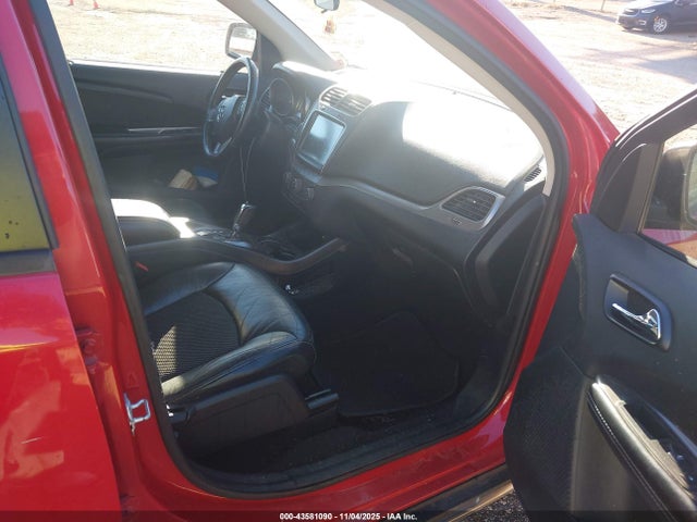 3C4PDCGBXJT381856 Dodge Journey Crossroad
