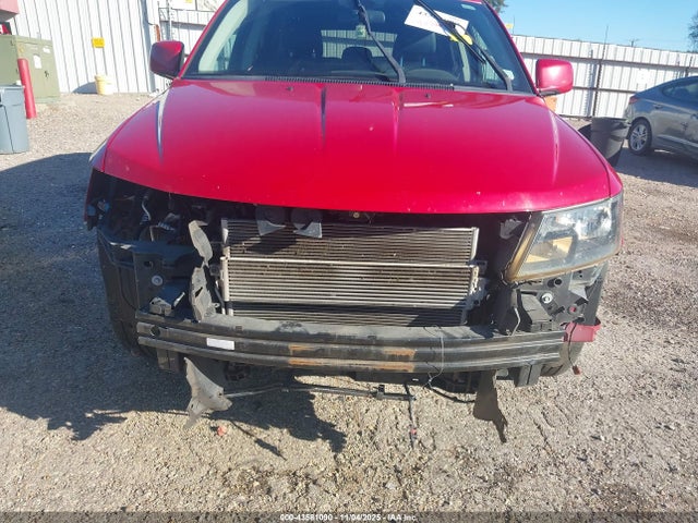 3C4PDCGBXJT381856 Dodge Journey Crossroad