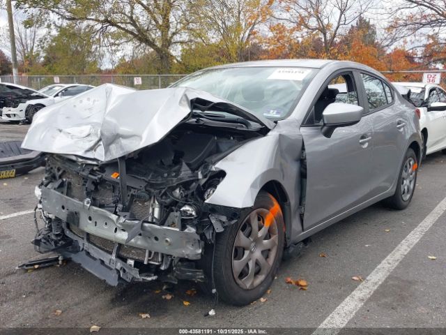 2016 MAZDA MAZDA3 JM1BM1T71G1317043 Photo 1