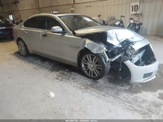 2016 JAGUAR XF SAJBK4BVXGCY19207