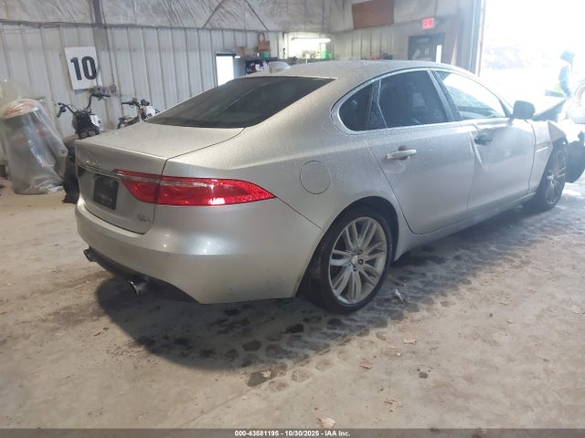 2016 JAGUAR XF SAJBK4BVXGCY19207 Photo 3
