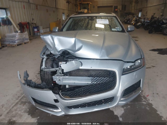 2016 JAGUAR XF SAJBK4BVXGCY19207 Photo 5