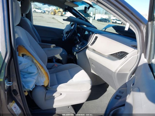 2015 TOYOTA SIENNA 5TDKK3DC2FS613879 Photo 4