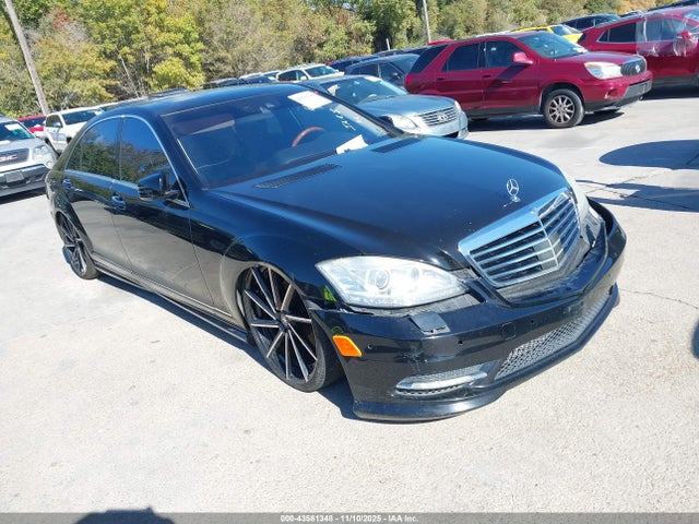 2011 MERCEDES-BENZ S 550 WDDNG8GB8BA399816