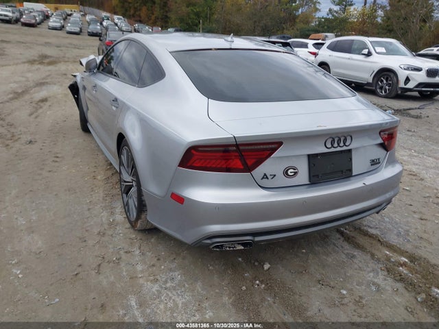 2016 AUDI A7 WAU2GAFC6GN004589 Photo 2