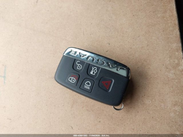 2019 JAGUAR XE SAJAD4FX6KCP45164 Photo 10