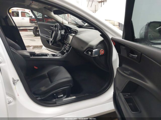 2019 JAGUAR XE SAJAD4FX6KCP45164 Photo 4
