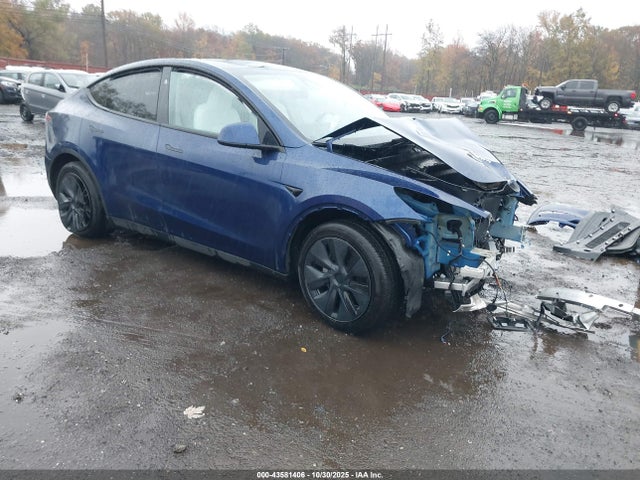 2024 TESLA MODEL Y 7SAYGAEE5RF200351 Photo 0